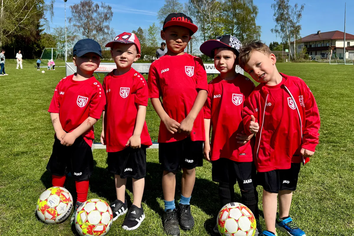 Mini-Bambini begeistern beim Turnier in Au