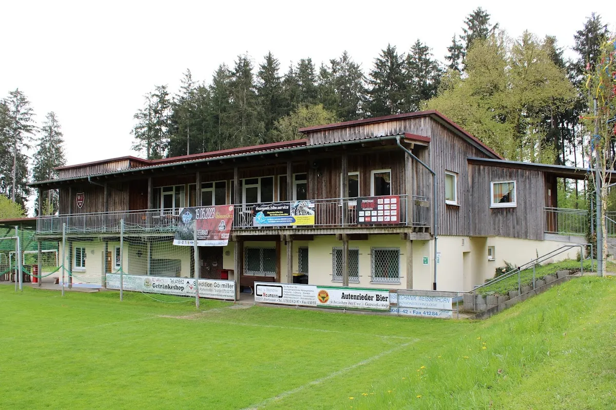 Waldsportplatz Tiefenbach — Blick auf das Spielfeld